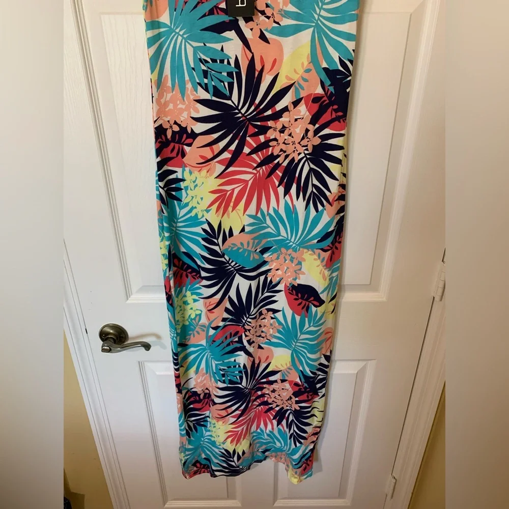 NWT Boohoo Tropical Multicolor Sleeveless Scoop Neck Maxi Dress Size 10 Vacation